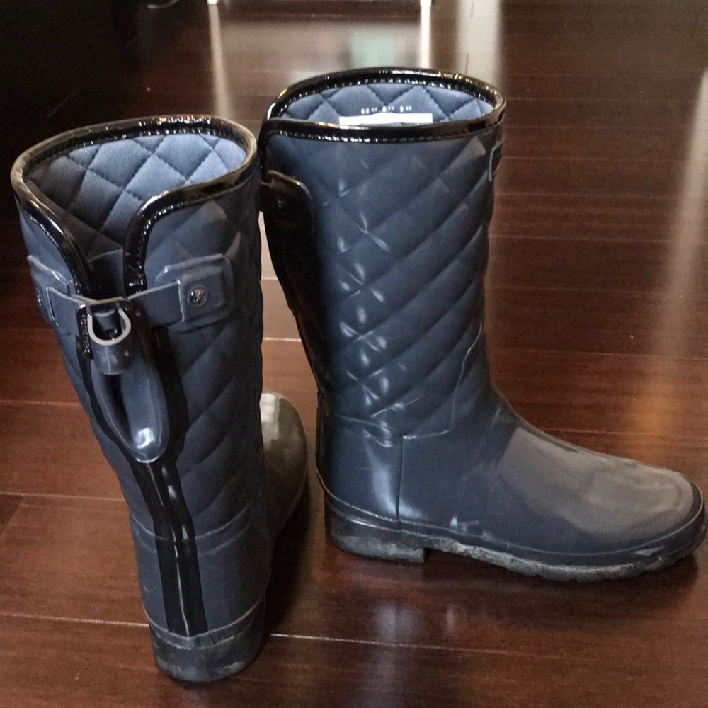 Hunter Refined Short Gloss Quilted Rain Boots. - Picture 2 of 4